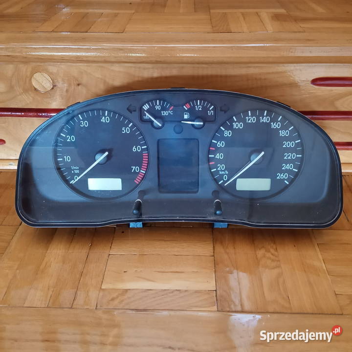 VW Passat B5 Licznik obrotomierz 18 3B0919880A osobowe Dębica