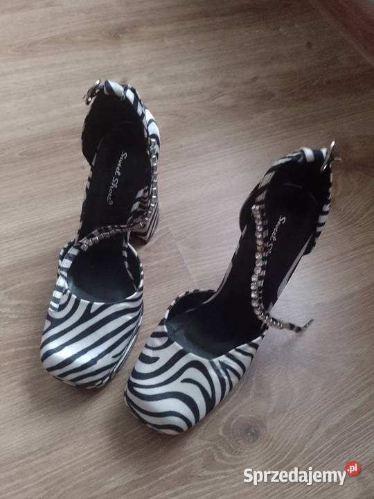 Buty na obcasie Szamotuły