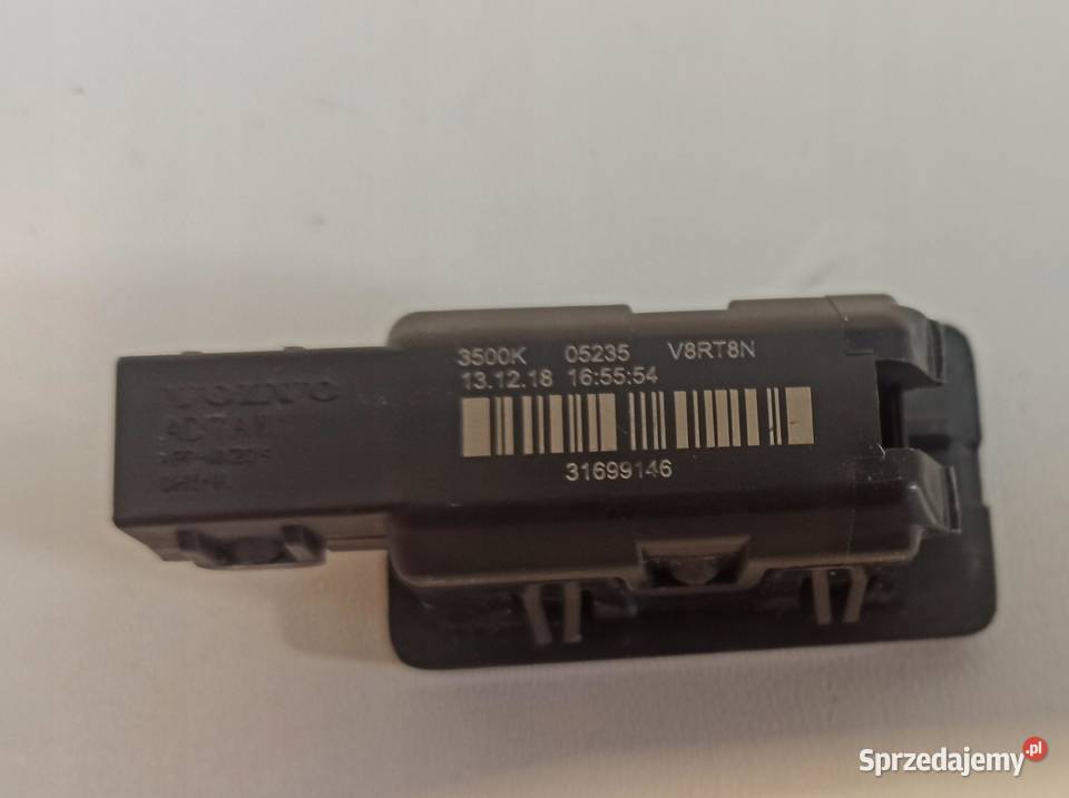 VOLVO LAMPKA KABINY 31699146 V90 S90 XC60 V60