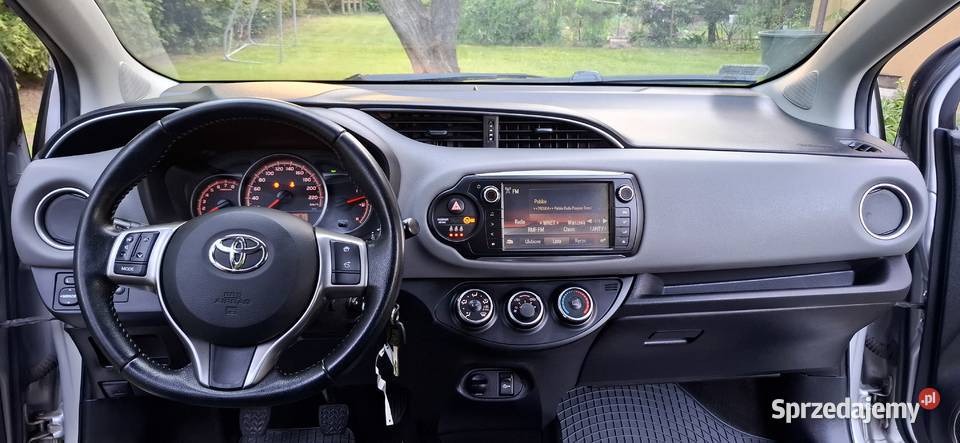 Toyota Yaris III 10 VVTi 69 2015 zadbana Niski Yaris sprzedam