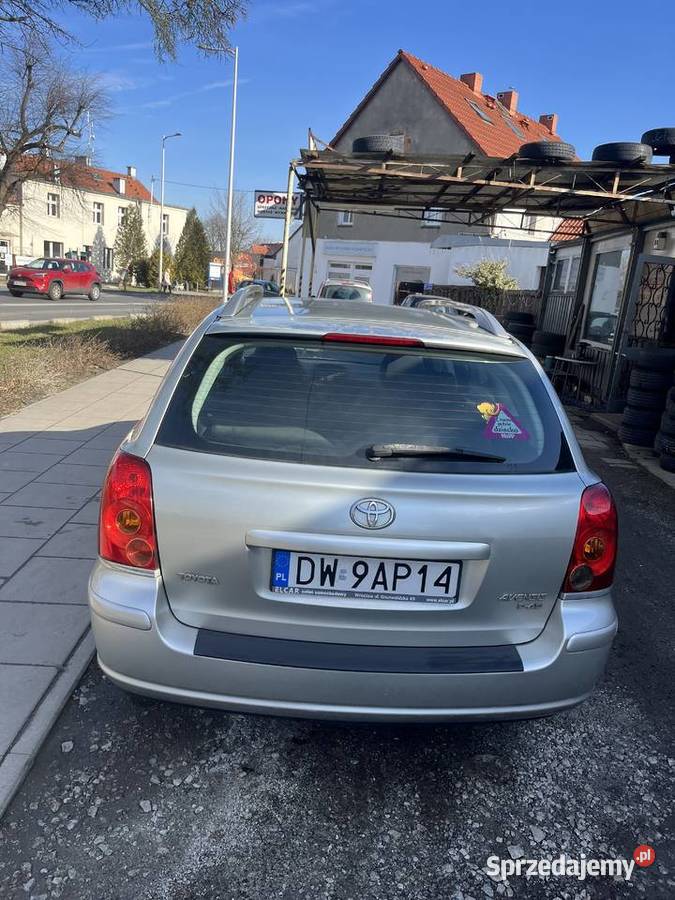 Sprzedam Toyotę Avensis radio