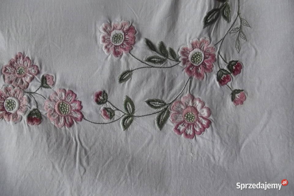 Obrusikobrus haft kwiatowy 8285