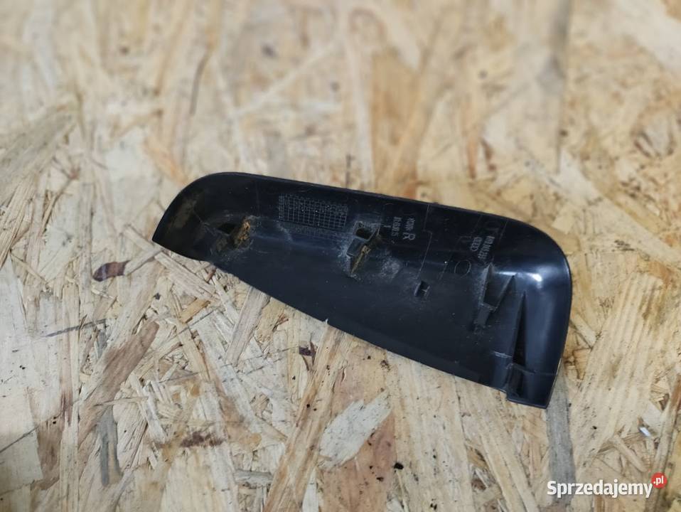 Listwa Osłona Lampy Prawy Tył Audi A4 B9 Avant Pleszew