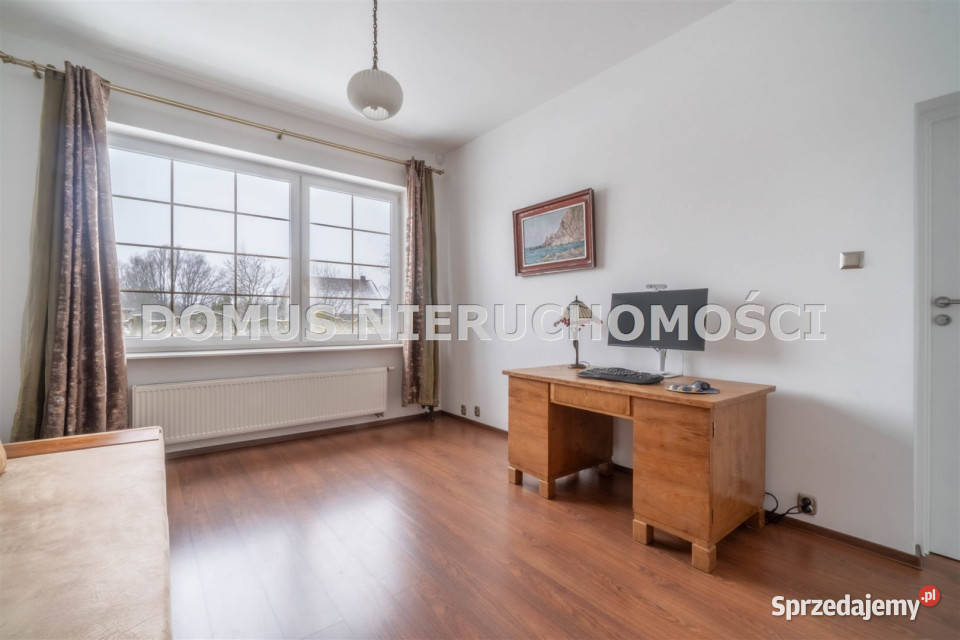Dom wolnostojący Brzeziny 1641m2 łódzkie