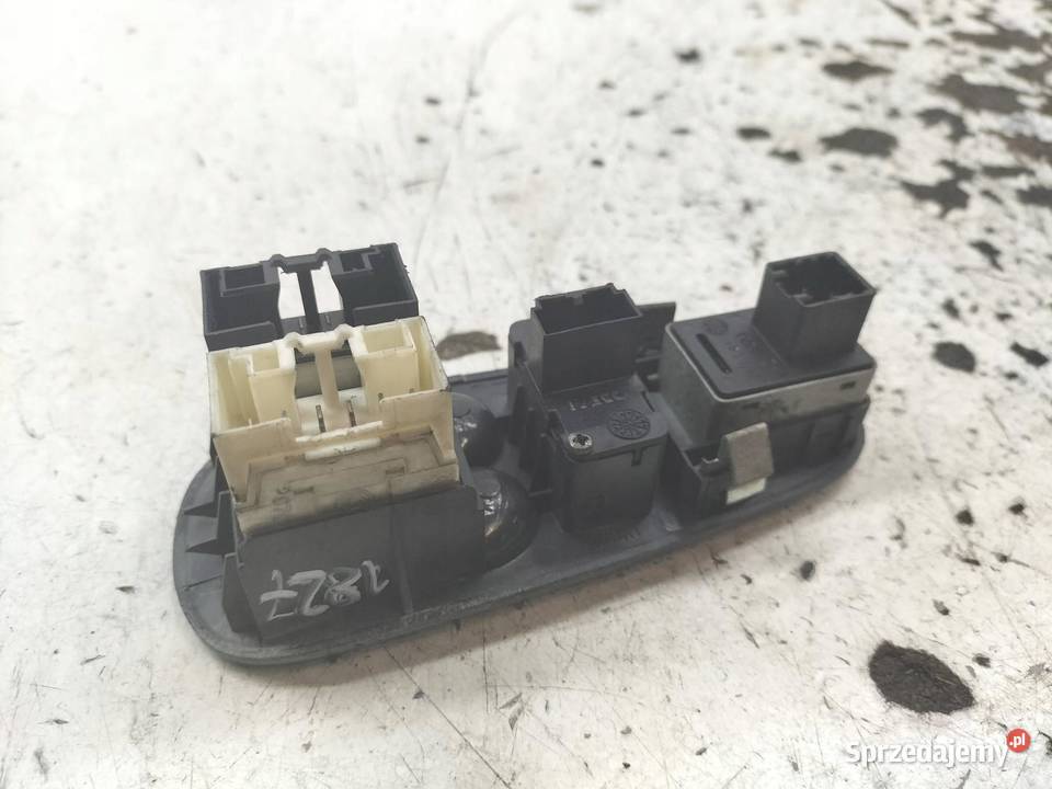 PRZEŁĄCZNIK SZYB 2007 R LEWY PRZÓD Iveco Stralis