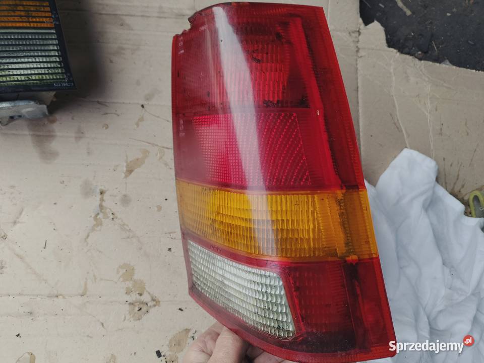 LAMPA TYŁ TYLNA PRAWA OPEL KADETT KADET