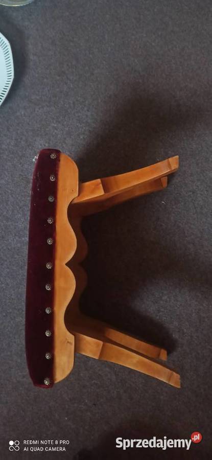 Podnóżek prostokątne siedzisko
Na nóżkach Drewno pomorskie Gdańsk