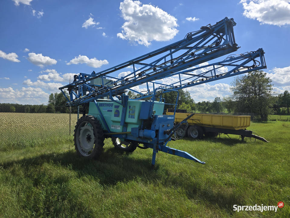 Opryskiwacz BERTHOUD MACK 32 DPA 3200 L 26 m Berthoud Zaczepiane Włosty