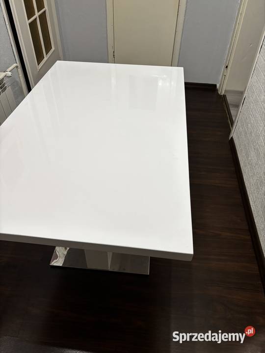 Biały stół jadalny połysk