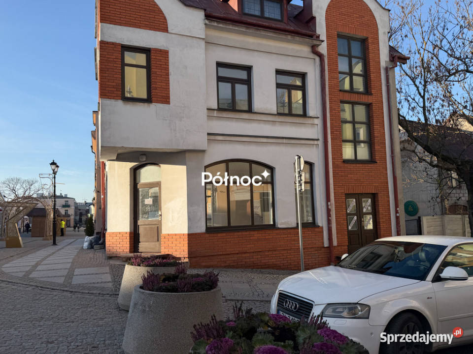Lokal usługowy na parterze w ścisłym centrum