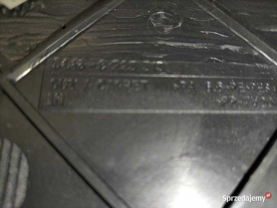 Tapicerka tylna boczna tunelu środkowego BMW E65 śląskie Poręba sprzedam