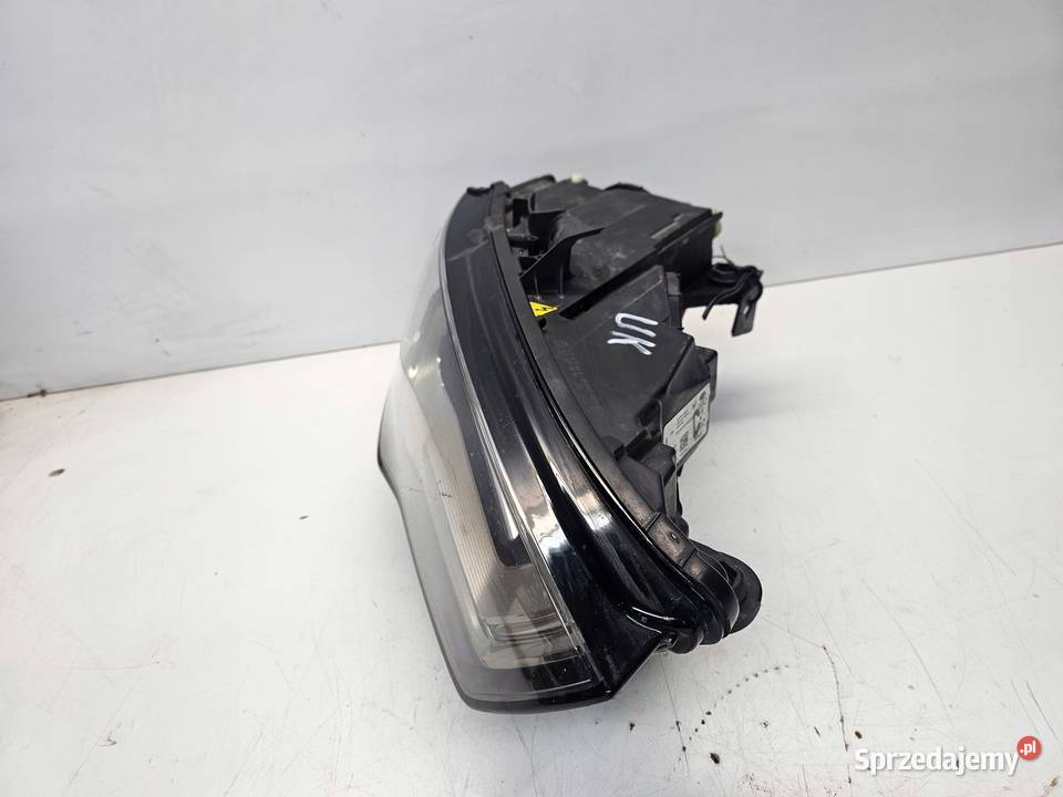 REFLEKTOR XENON LED PRAWY AUDI A3 8V 8V0941032A Przystajń