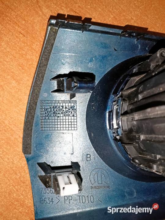 FIAT 500 Kratka Nawiewu Lewa z Ramką Tarnobrzeg sprzedam