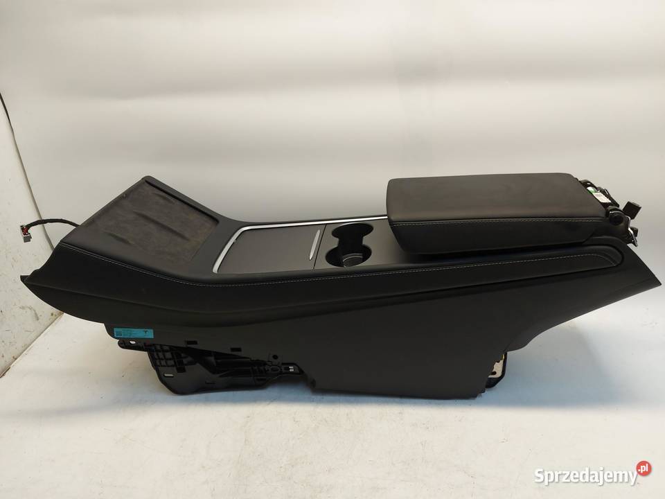 TESLA MODEL Y 2023r Podłokietnik tunel środkowy
