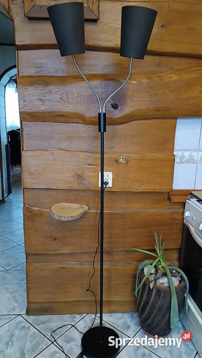 Podłogowa lampa
