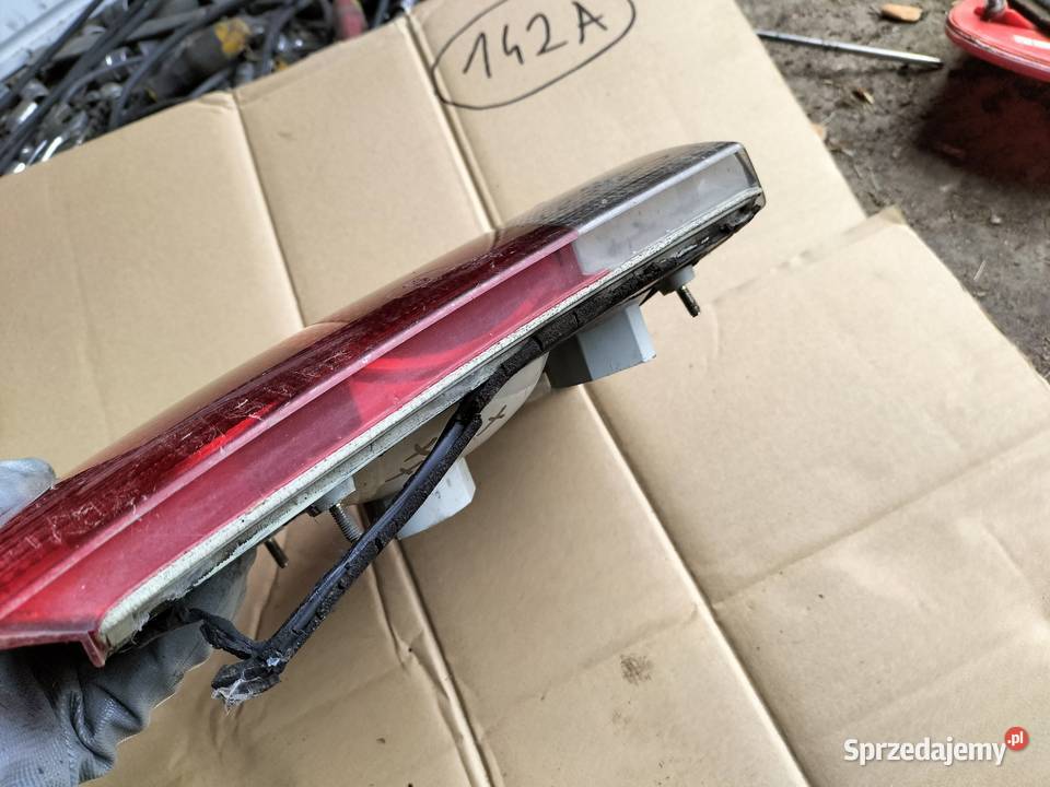 AUDI 80 B4 80B4 SEDAN LAMPA TYŁ TYLNA LEWA KLAPY lubelskie Kamień-Kolonia sprzedam