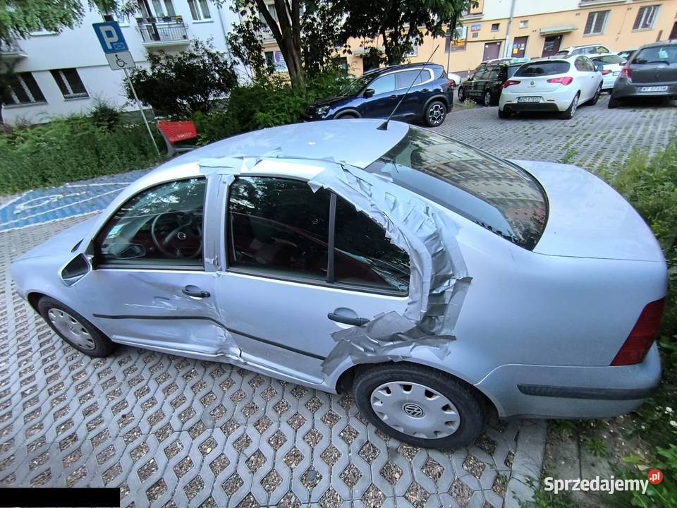 VW Bora 14 benzyna 75 2000r odpala jeździ ważne Warszawa