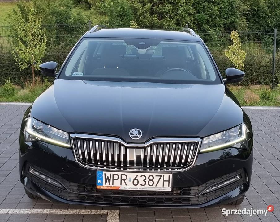 SKODA SUPERB KOMBI AMBITION CZARNY AUTOMAT 15TSI światła przeciwmgielne Kartuzy