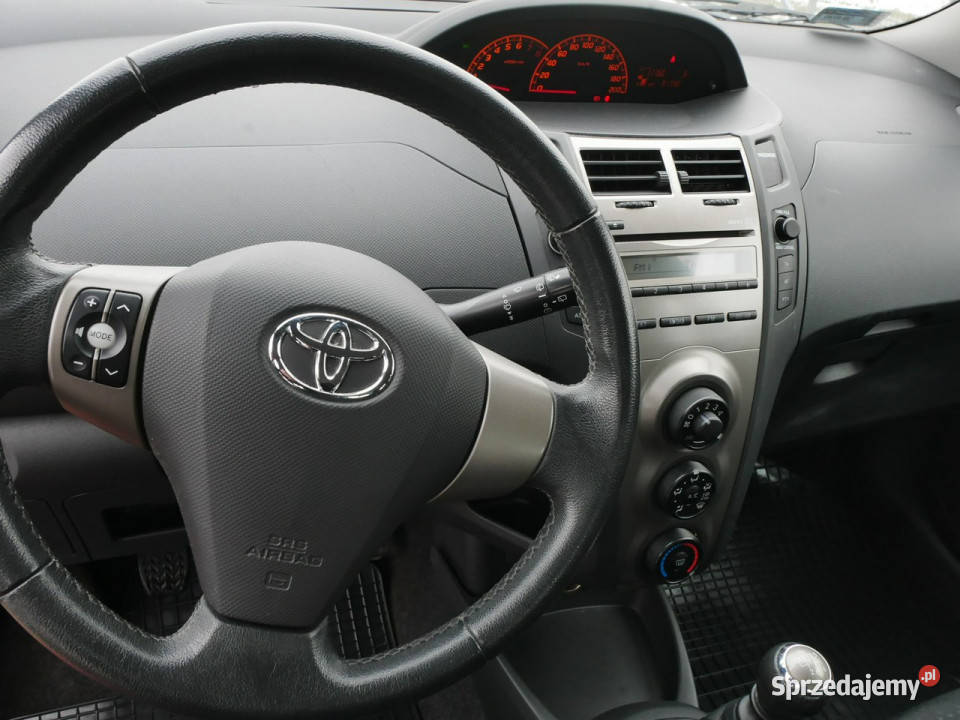 Toyota Yaris 133 Dual VVTI 99 Krajowy 2gi Właśl benzyna Goczałkowice-Zdrój