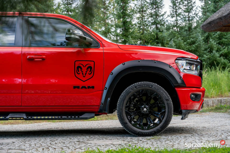 RAM 1500 Crew Cab Laramie 57 V8 Hemi Sport napęd 4x4 Ropczyce sprzedam