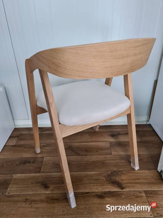 Krzesła dębowe zgiętym oparciem