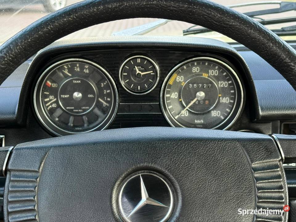 Mercedes W115 220D Ładna Sztuka Środek w Samochody osobowe