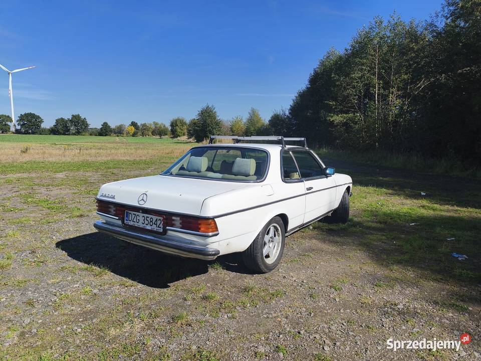 Mercedes-Benz 230
