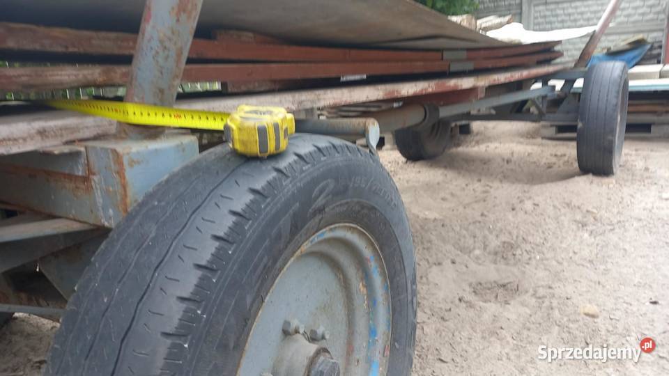 Wóz do traktora fura Cisów
