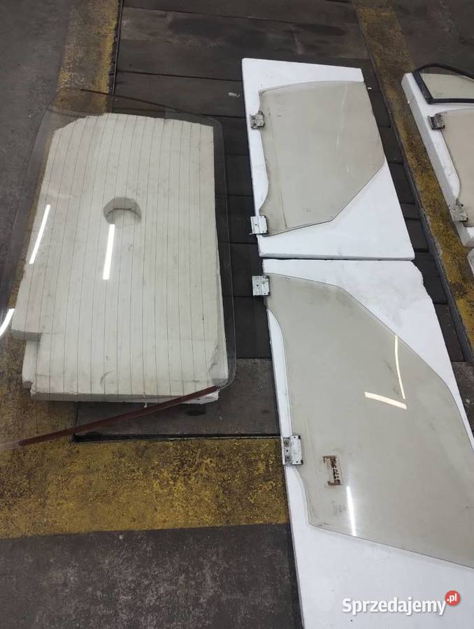 BMW e30 sedan brązowe szyby Częstochowa