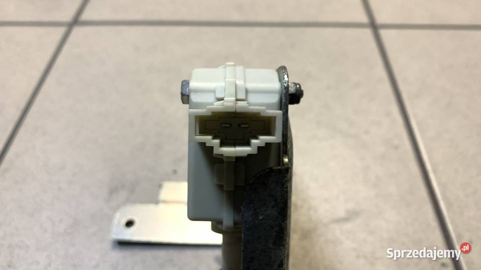 Siłownik zamka kufra Piaggio MP3 125 Układ elektryczny, zapłon Brzeszcze sprzedam