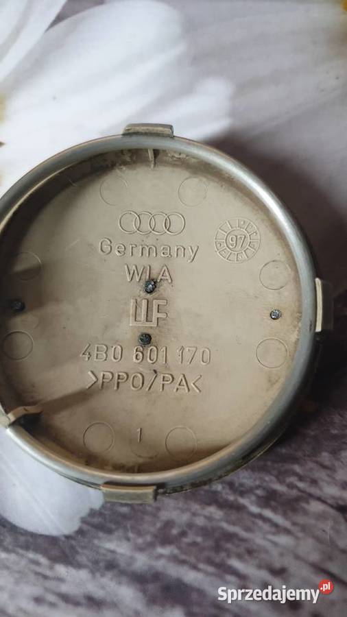 Dekielek kapselek alu felgi AUDI 60mm 4B0601170 osobowe Dzierzby Szlacheckie