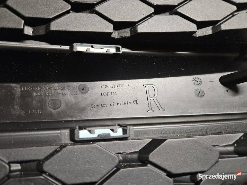 JAGUAR FPACE KRATKA PRAWA ZDERZAKA PRZÓD Atrapy