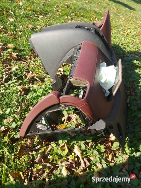 Deska rozdzielcza Peugeot 407 Coupe bordowa Tarnów