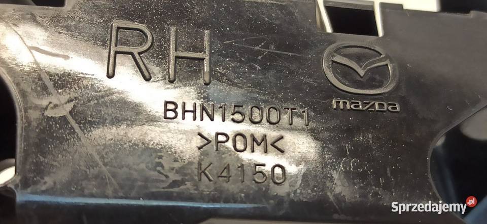 MAZDA 3 ŚLIZG ZDERZAKA PRAWY PRZÓD BHN1500T1