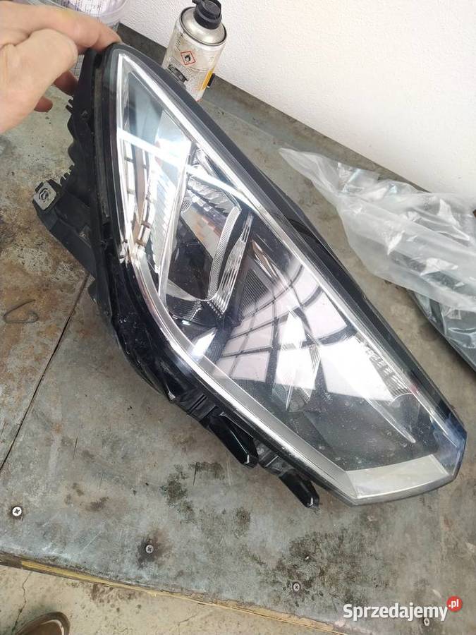 Reflektor prawy passat b8 oryginalny osobowe podkarpackie Rzeszów sprzedam