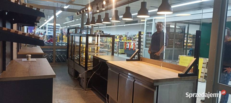 Komplet wyposażenie sklepu piekarniczego witryna