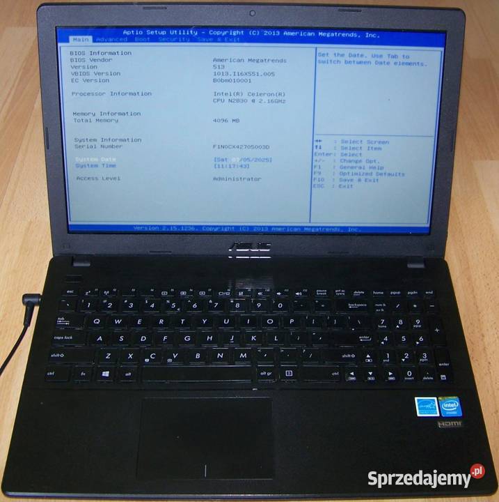Laptop Asus X551M sprawny i kompletny z drobnymi