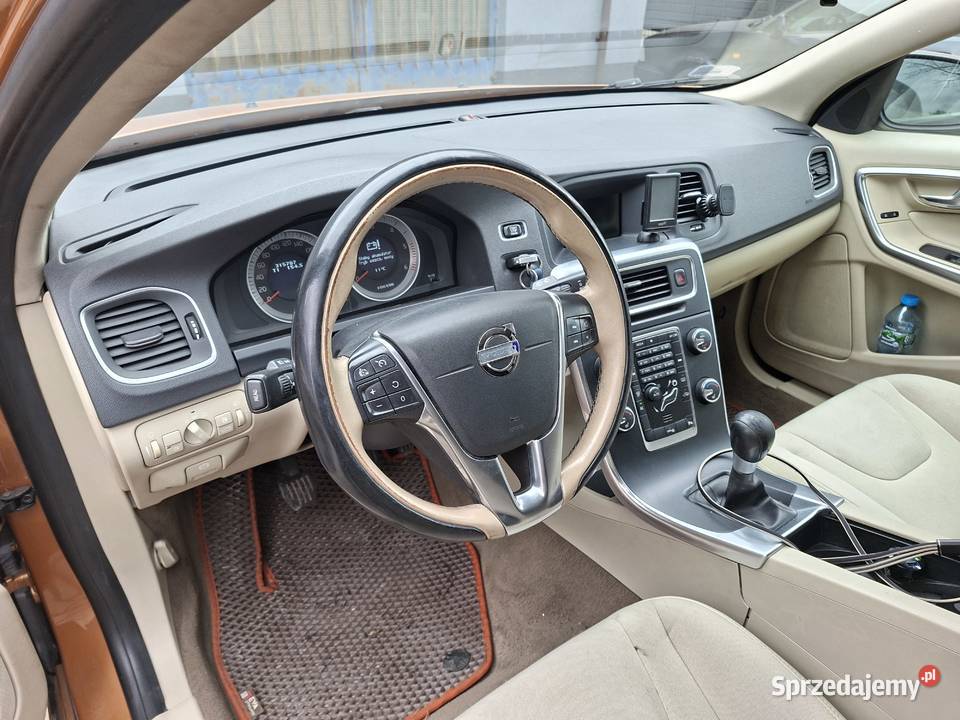 volvo v60 2012r 24d5 maska silnika błotniki Radom