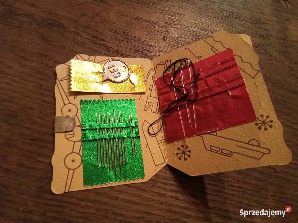 Stary zestaw do szycia DDR w kształcie walizki Warszawa