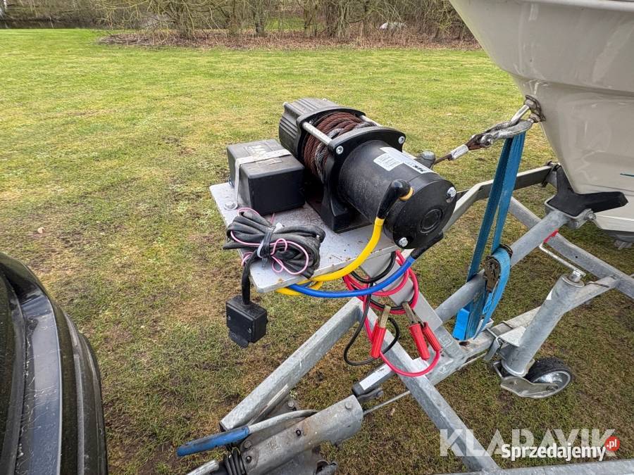 Łódź kabinowa motorowa AQUATRON 2165 AFT jacht