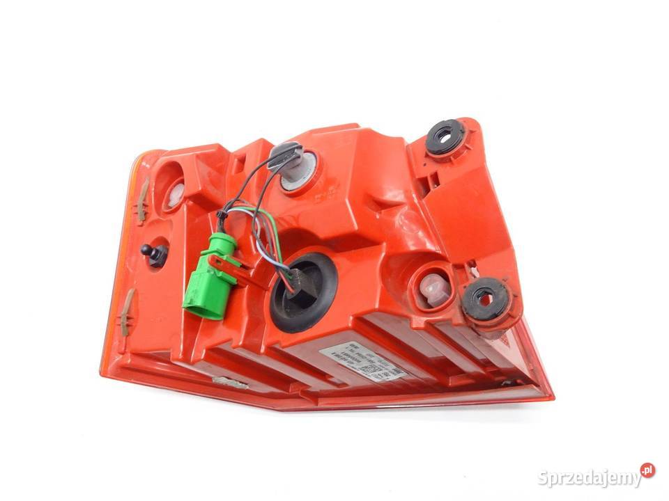 LAMPA PRAWA PRAWY TYŁ TYLNA W BŁOTNIK 4G5945096A osobowe