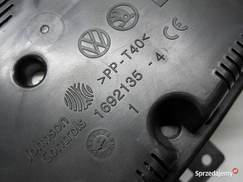 SKODA ROOMSTER LIFT 12 TSI 11r licznik zegary