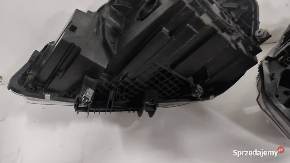 BMW 2 F45 F46 Active Tourer Lampa lewa prawa Włoszczowa