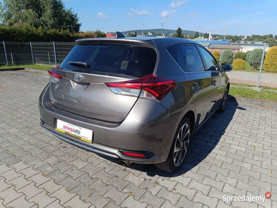 Toyota Auris II Hatchback 5d Facelifting 2017 szary