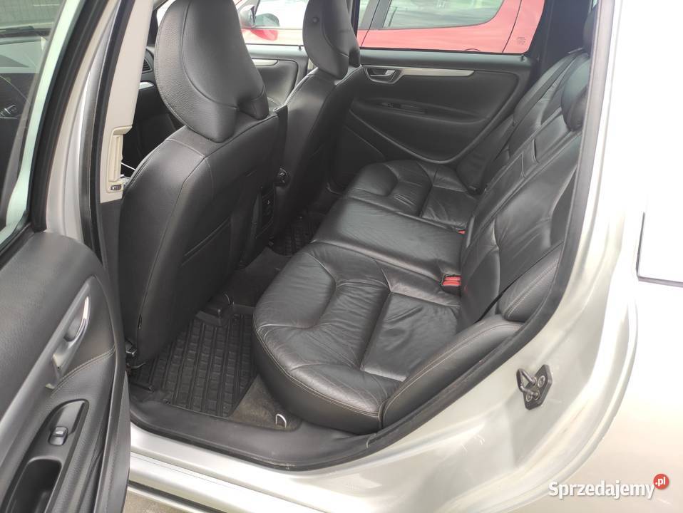 Volvo V70 24 D5 185 4x4 AWD HAK Ksenony Poznań