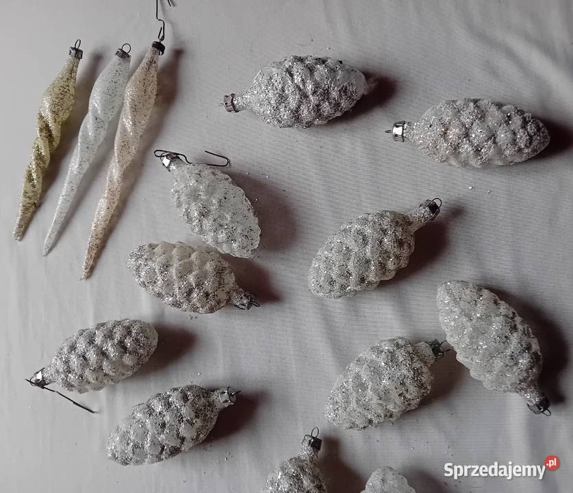 Zestaw 14 srebrnych bombek choinkowych z