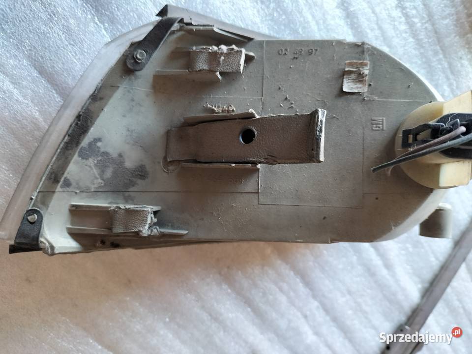 Opel Vectra B KIERUNKOWSKAZ PRAWY 90464684 Kamień-Kolonia