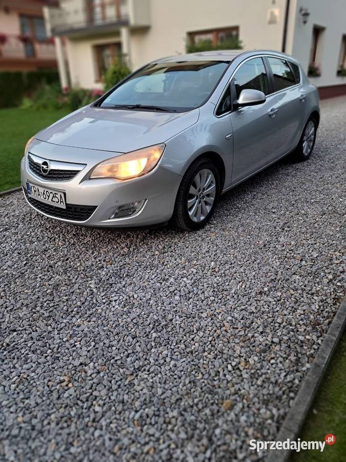 opel astra j 17cdti sprzedam 2010 196km Astra Czubrowice
