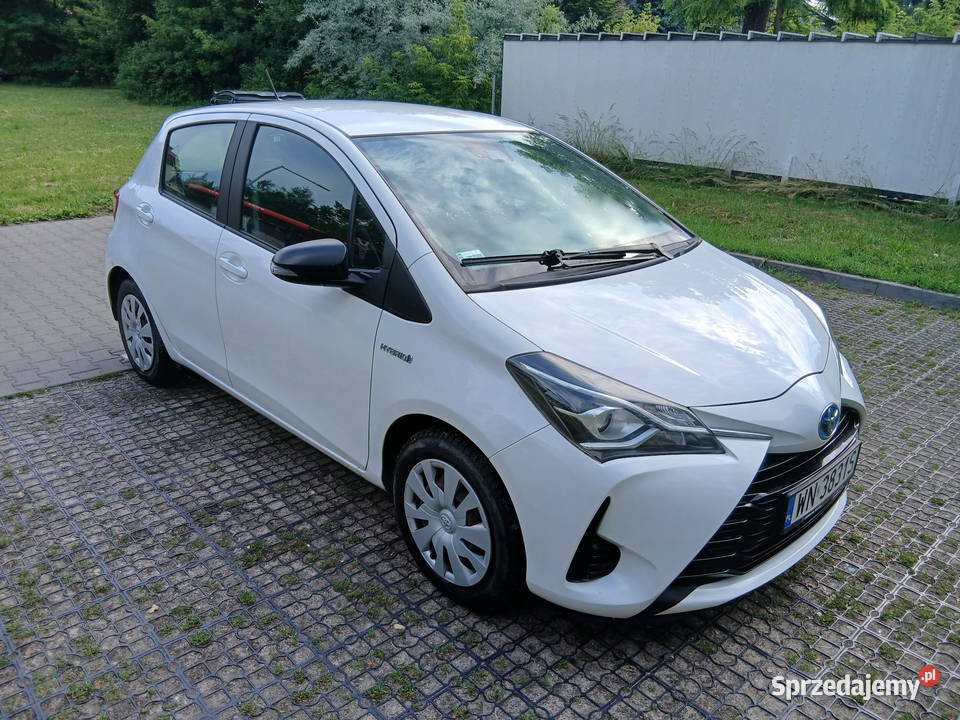 Toyota Yaris Hybrid 15 2017 Automat Ekonomiczna Warszawa