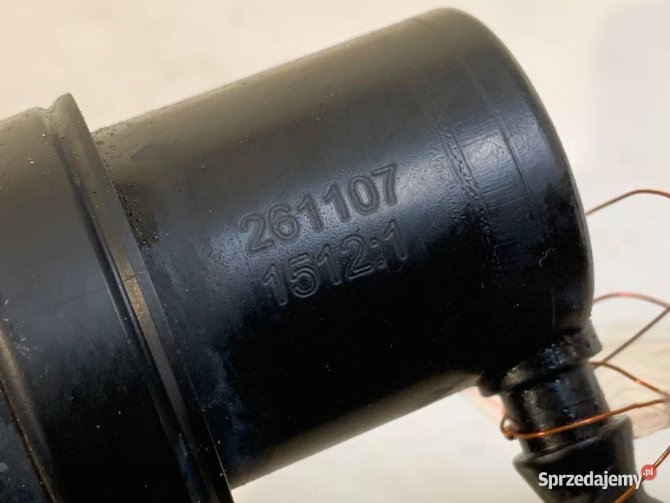 SPRYSKIWACZ REFLEKTORA PRAWY PRZÓD BMW E60 osobowe Spryskiwacze reflektorów